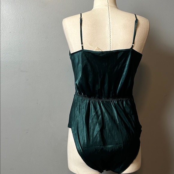 Vintage emerald green pleated chemise size M - Picture 4 of 13